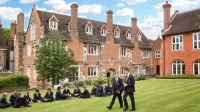 Royal Grammar School Guildford akan membuka sekolah baru di Muscat