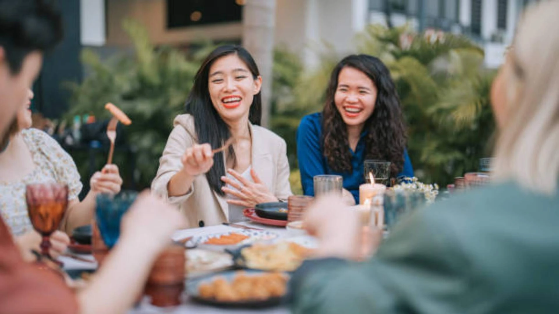 Makan atau Minum di Tempat Umum Selama Bulan Puasa di Oman